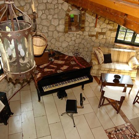 Musician'S Round House & Castello Villa Vátos Esterno foto